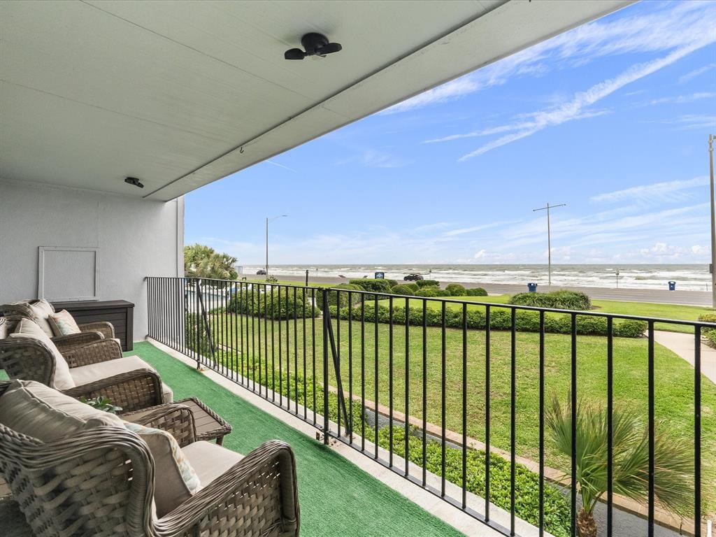 7600 Seawall Blvd #113