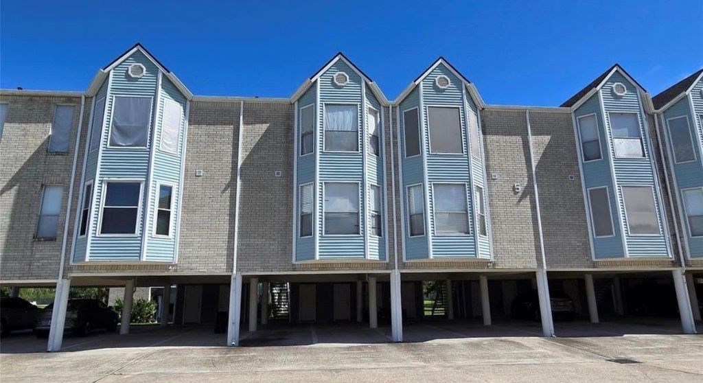 18617 Egret Bay Blvd #504